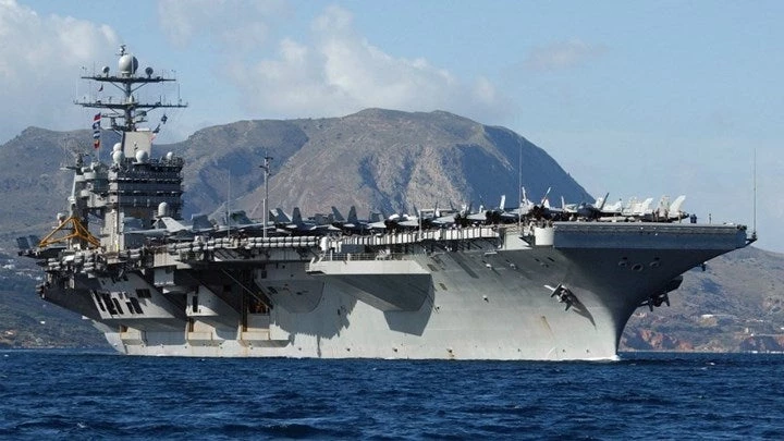 Ποιο είναι το αεροπλανοφόρο «USS Harry S. Truman» που φθάνει την Τετάρτη στα Χανιά – Δείτε εικόνες